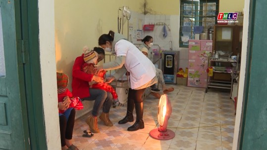 Tránh chủ quan điều trị bệnh cho trẻ tại nhà mùa lạnh