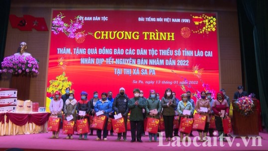 Quan tâm chăm lo tết cho người dân