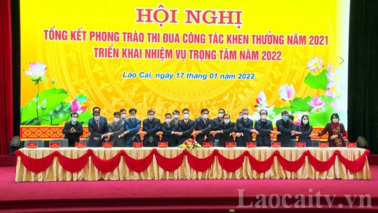 Thi đua vì một Lào Cai phát triển toàn diện