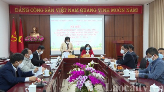 Ban Dân tộc và Ủy ban MTTQ Việt Nam tỉnh Lào Cai ký kết chương trình phối hợp
