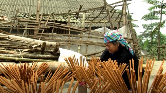 Thơm nồng hương trầm người Giáy ở Lào Cai