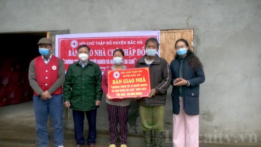 Bắc Hà quan tâm chăm lo tết cho người nghèo, gia đình chính sách