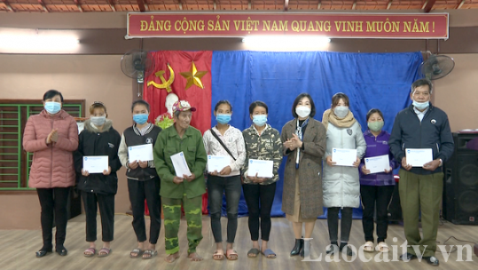 Mang tết đến cho người nghèo