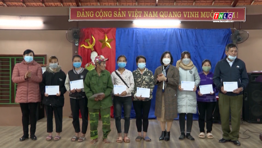 Lào Cai phân bổ, tặng quà cho trên 49.000 hộ nghèo