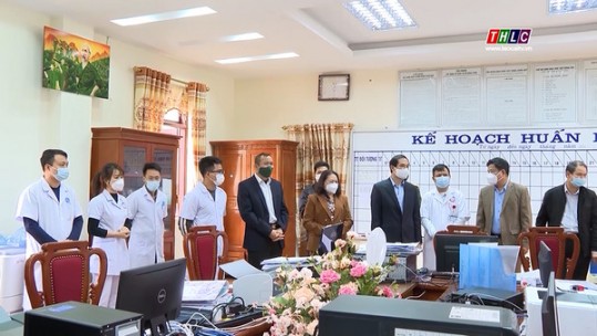 Chủ tịch UBND tỉnh thăm, chúc tết cán bộ, chiến sĩ Bệnh viện dã chiến