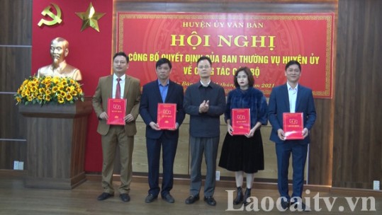 Đột phá trong điều động, luân chuyển cán bộ lãnh đạo ở Văn Bàn