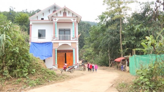 Làm giàu trên núi Bản Lắp