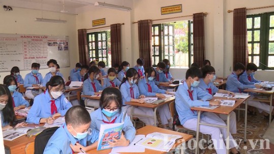 Học sinh từ lớp 7 trở lên ở vùng cam sẽ đi học trực tiếp trở lại