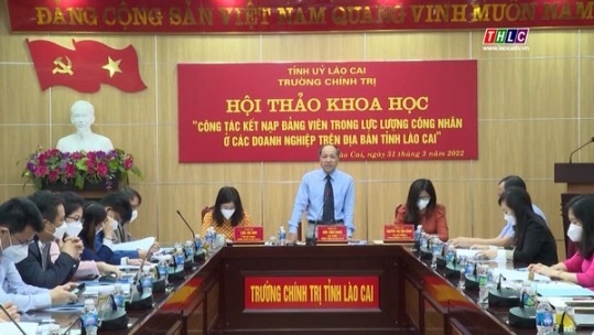 Kết nạp đảng viên trong lực lượng công nhân