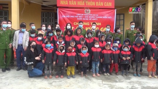Tết ấm vùng cao tại Bản Cam