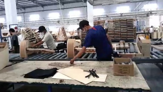 Tìm kiếm cơ hội việc làm ở ngoài tỉnh