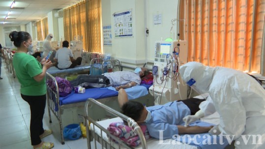 Nỗ lực để công tác điều trị cho bệnh nhân chạy thận không bị gián đoạn vì Covid-19