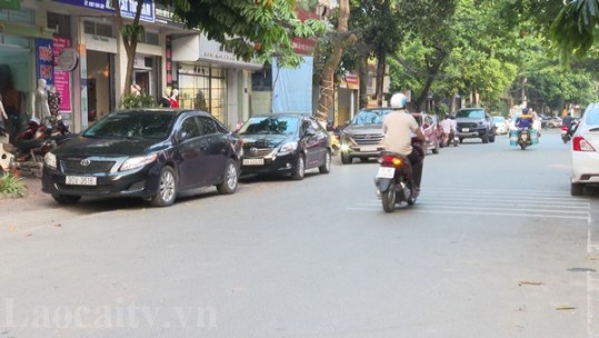 Thực trạng thiếu bãi đậu xe tĩnh ở thành phố Lào Cai