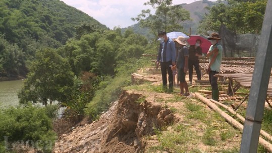 Hàng trăm hộ dân bị sạt lở bởi thủy điện chưa được đền bù