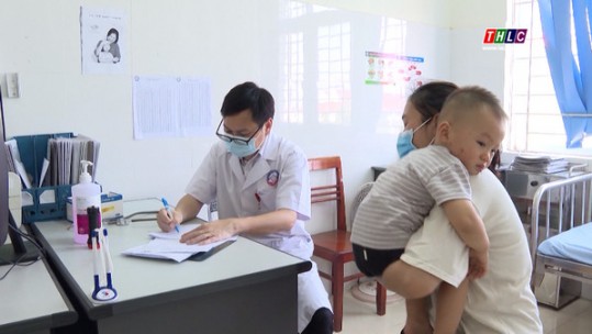 Phòng bệnh cho trẻ khi thời tiết chuyển mùa