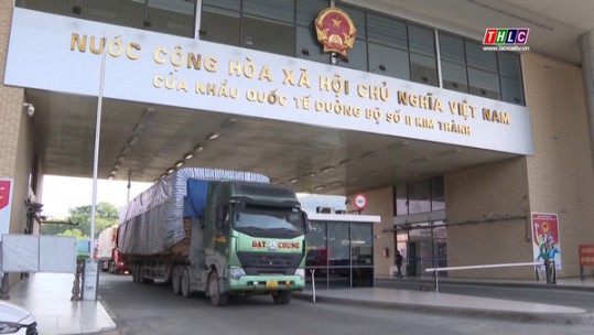 Hàng xuất nhập khẩu qua Cửa khẩu Quốc tế Lào Cai đa dạng hơn