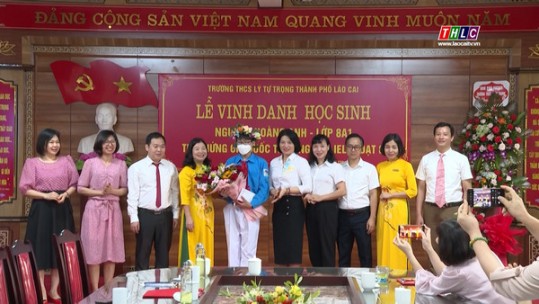 Vinh danh học sinh THCS đầu tiên của tỉnh thi IELTS đạt điểm 8.0