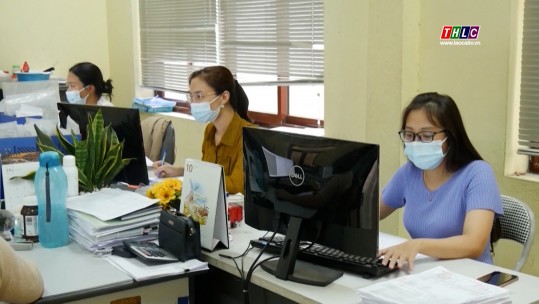 Xây dựng nhóm cơ sở dữ liệu trong hệ thống chính trị