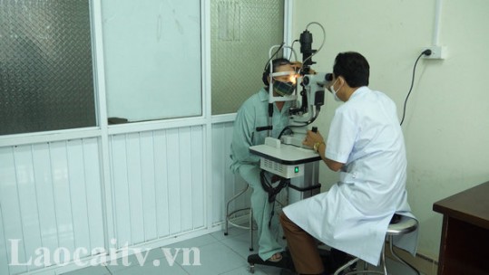 Phòng ngừa bệnh lý về mắt ở người cao tuổi
