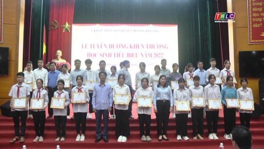 Mường Khương tuyên dương khen thưởng học sinh tiêu biểu