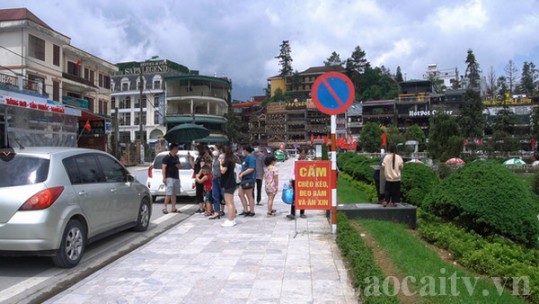 Giải pháp để giải quyết tình trạng trẻ em bán hàng rong tại thị xã Sa Pa