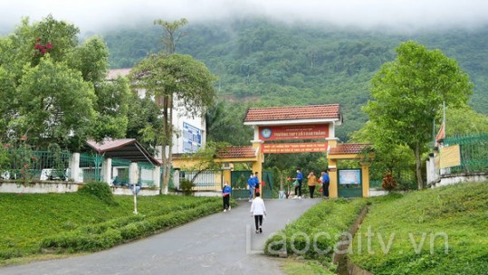 Các thí sinh hoàn thành ngày thi thứ 2 vào THPT