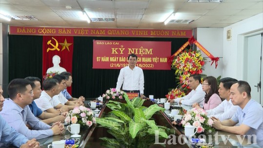 Báo chí góp phần đưa nghị quyết vào cuộc sống