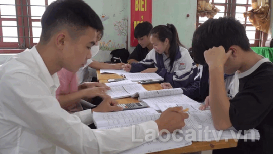 Mường Khương tập trung ôn luyện cho học sinh lớp 12