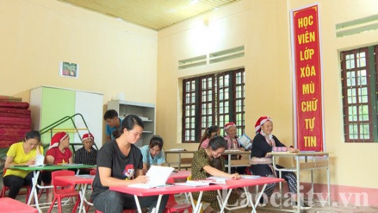 Từ câu chuyện xóa mù chữ