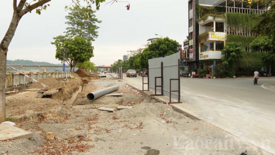 Nguy cơ từ những công trình thi công thiếu cảnh báo an toàn