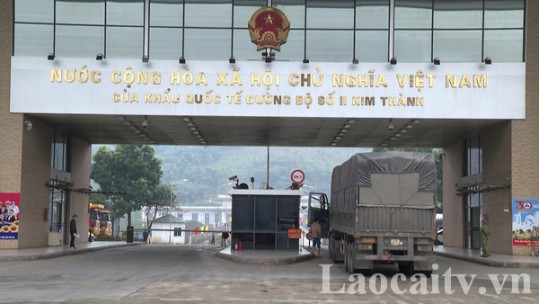 Hoạt động xuất nhập khẩu qua Cửa khẩu Quốc tế đường bộ số II Kim Thành được nối lại