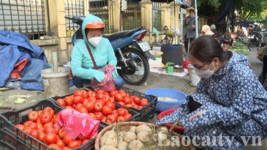 Tin thị trường 19/7: Giá một số mặt hàng củ, quả ổn định
