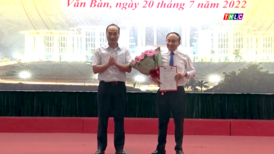 Công bố quyết định công tác cán bộ của Ban Thường vụ Tỉnh ủy tại huyện Văn Bàn