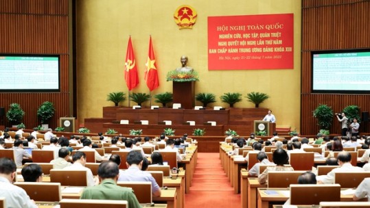 Hội nghị toàn quốc nghiên cứu, học tập, quán triệt Nghị quyết Trung ương 5 khóa XIII