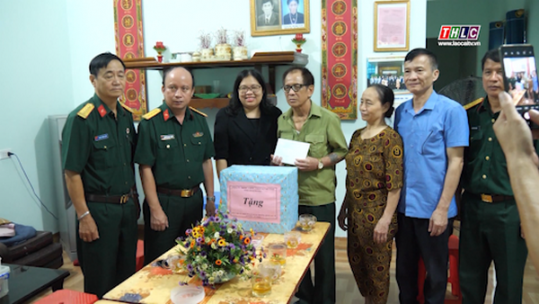 Đoàn công tác tỉnh Bình Dương thăm, tặng quà tại Lào Cai