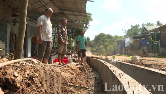 Phát huy vai trò người đảng viên trong vận động Nhân dân hiến đất làm đường
