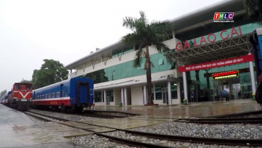 Chạy thêm đôi tàu đường sắt Hà Nội - Lào Cai