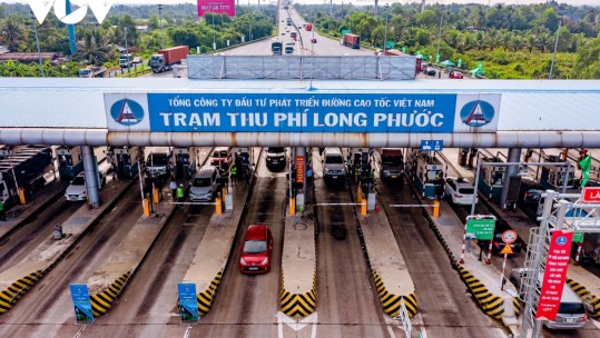 Vì sao xe dán thẻ ETC, có tiền nhưng không qua được trạm?