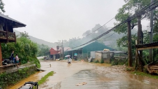 Áp thấp nhiệt đới tiếp tục gây mưa lớn ở Lào Cai