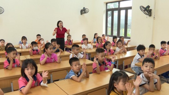 Trên 16.000 học sinh lớp 1 tựu trường