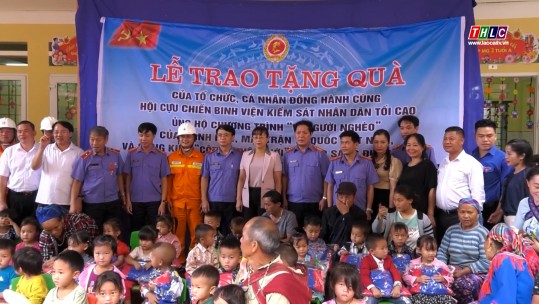 Chương trình tặng quà cho Nhân dân biên giới Si Ma Cai