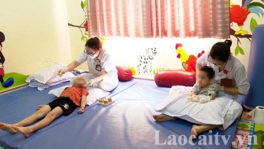 Kết hợp y học hiện đại và y học cổ truyền vào điều trị cho trẻ tự kỷ