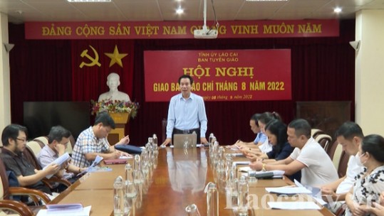 Hội nghị giao ban báo chí tháng 8