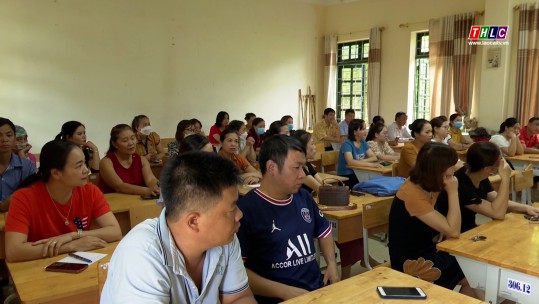 Bát Xát tích cực vận động học sinh, sinh viên tham gia BHYT