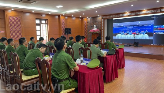 Hội đàm nghiệp vụ trực tuyến với Cục Công an huyện Hà Khẩu, Vân Nam, Trung Quốc