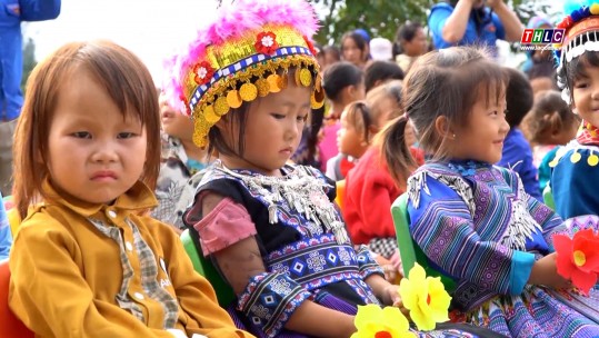 Trao tặng 