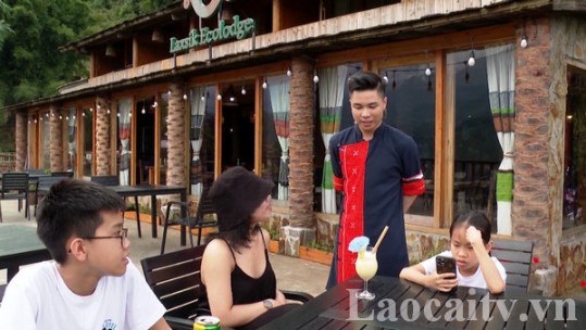 Tin thị trường 8/10: Giá một số loại dịch vụ du lịch tại Lào Cai
