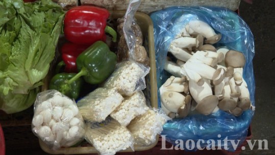 Tin thị trường 31/10: Giá một số loại thực phẩm dùng cho món lẩu