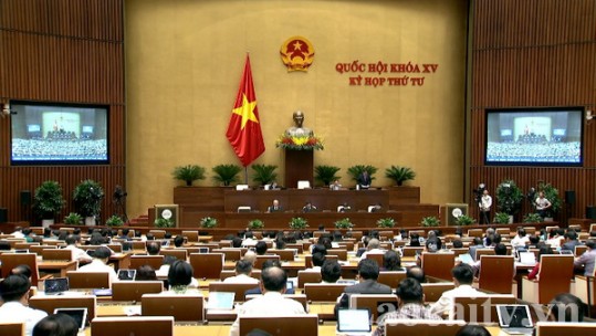 Quốc hội thảo luận tại hội trường về các dự án luật