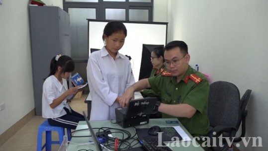 Lào Cai: Trên 530.000 căn cước công dân đã được cấp cho Nhân dân